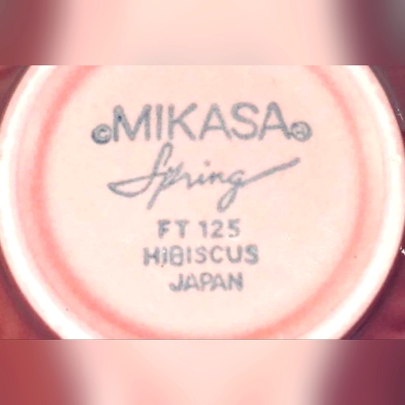 Mikasa FT 125 Spring Hibiscus Pink Tea Cups with Saucers - Picture 4 of 4